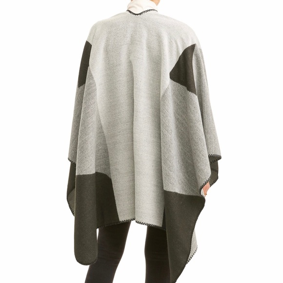 Tignanello Black & Grey Geometric Woven Ruana Cape - Picture 2 of 4